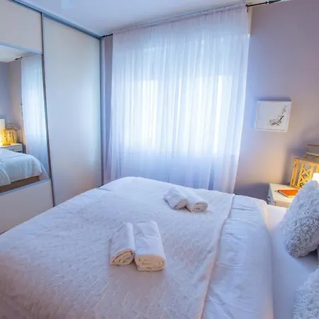 Luxe Living In Διαμέρισμα *
