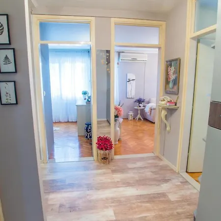 Apartament Luxe Living In *