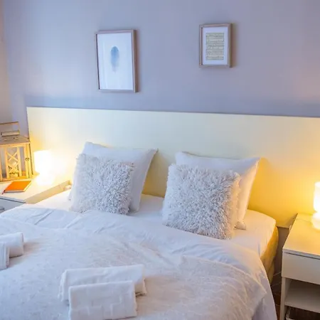 Luxe Living In Διαμέρισμα *
