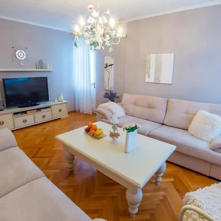 Διαμέρισμα Luxe Living In Μόσταρ